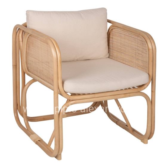 ARMCHAIR WENDY HM9816 RATTAN IN NATURAL POLISHED COLOR-WHITE CUSHIONS 73x72x84Hcm.