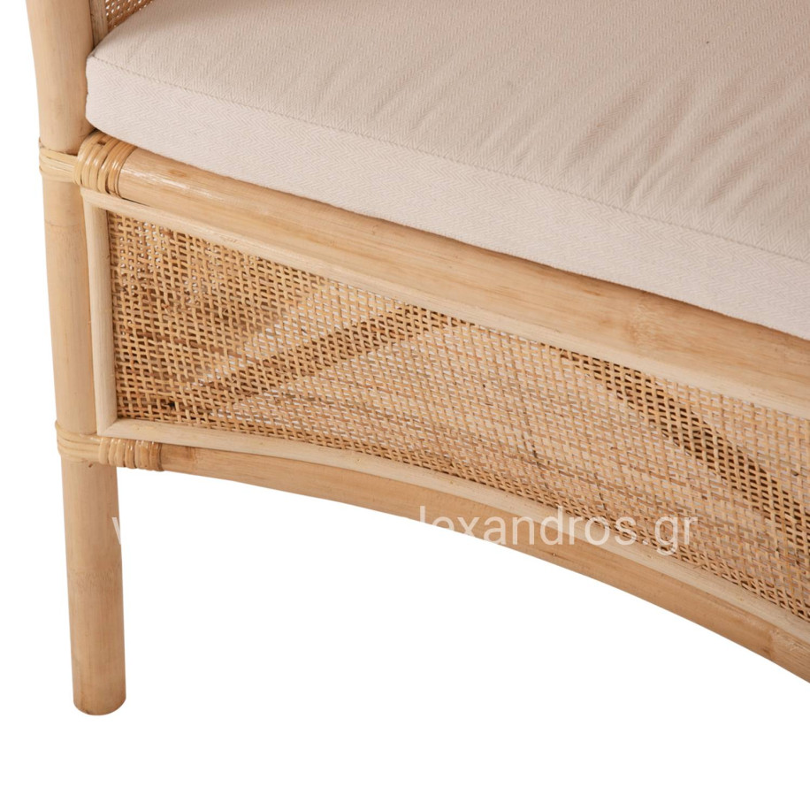 ARMCHAIR APRON HM9818 PERFORATED RATTAN IN NATURAL COLOR-WHITE CUSHION 75x70x85Hcm.