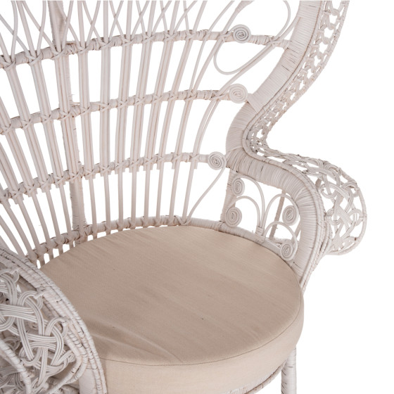 ARMCHAIR ROYAL PEACOCK HM9342.02 RATTAN IN WHITE- CUSHION WHITE 114x72x150Hcm.